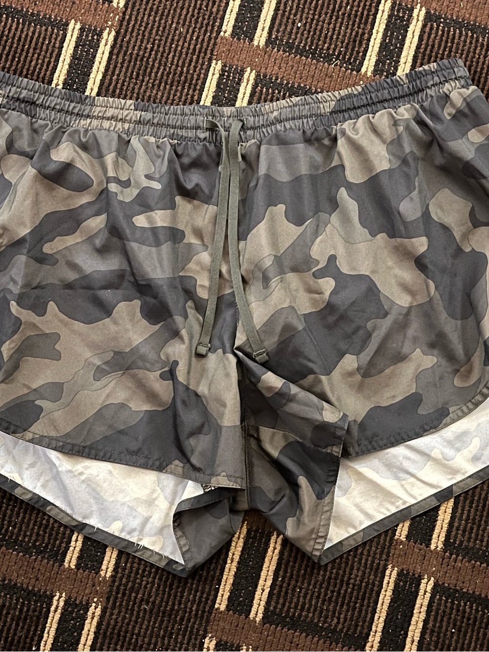 Women’s Old Navy Active Camo Running Shorts Large L Jogging Summer Athletic 988